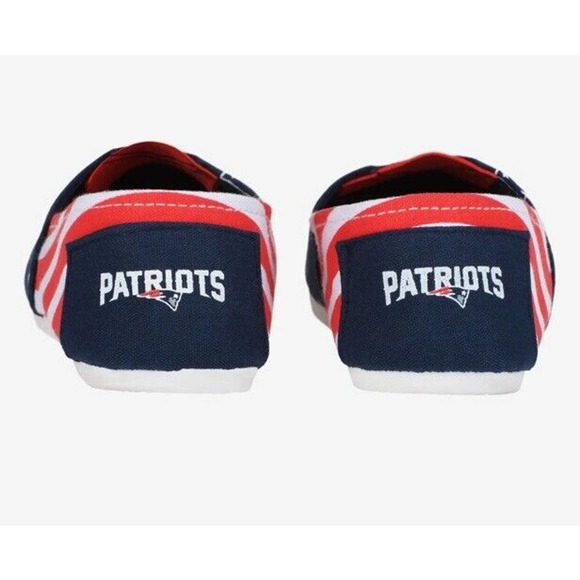 FOCO NFL Football Women's New England Patriots Canvas Slip On Shoe New with Tags - Picture 4 of 4